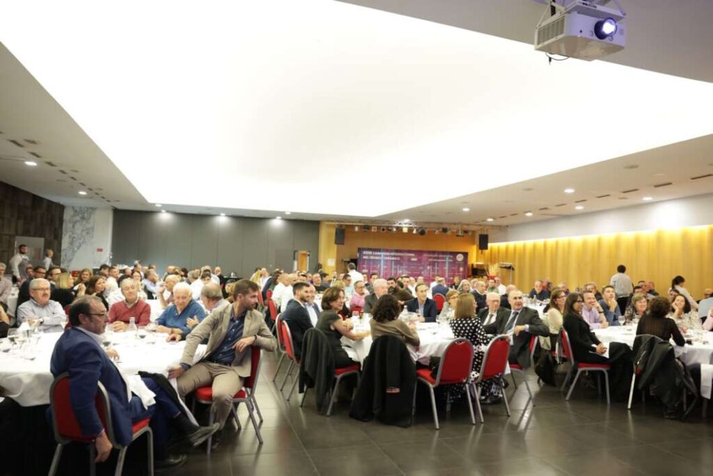 Cena de gala de ATC para entregar sus insignias de oro y plata.