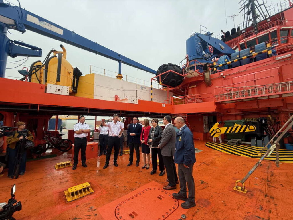 Buque de Salvamento Marítimo Clara Campoamor 141125