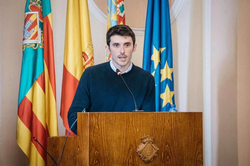 Concejal socialista Jorge Ribes en el pleno de Castellón