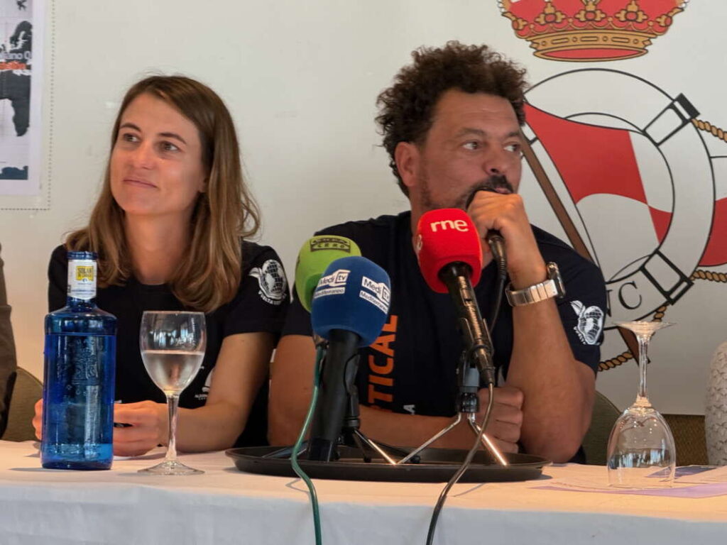 Vuelta vertical al mundo por mar y a vela 2025-2026