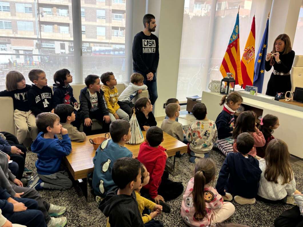 Els alumnes del col·legi Germans Ochando impulsen un ple infantil a Almassora