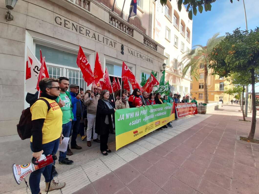 Protesta sindicatos de educación en Castellón
