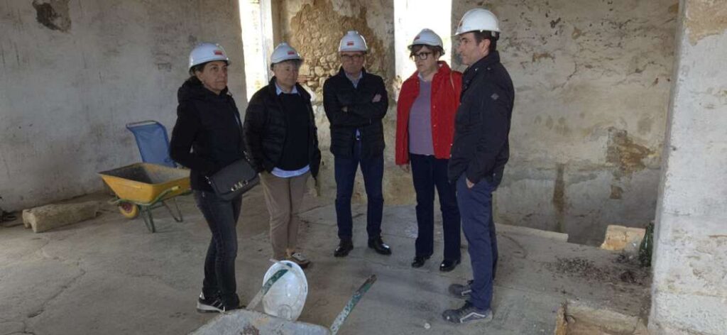 García Valls visita las obras de recuperación del Palacio de la Orden de Montesa y el Convento de Sant Domènec de Sant Mateu
