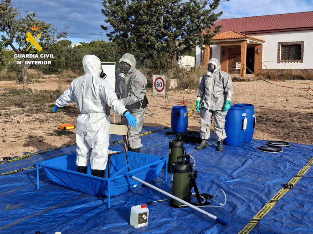 20251202 jornada nrbq guardia civil