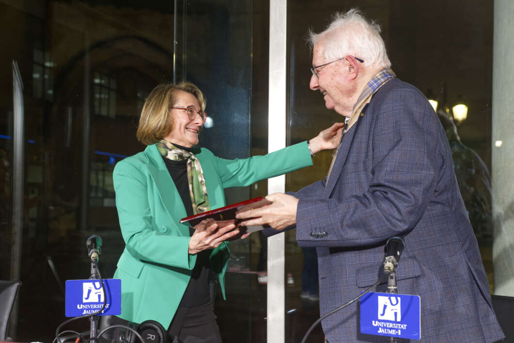 HOMENAJE A JOSE MARIA ARQUIMBAU.