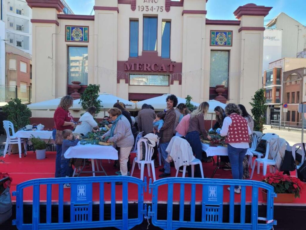 Almassora celebra la Fira de Comerç de Nadal amb activitats familiars i música en viu