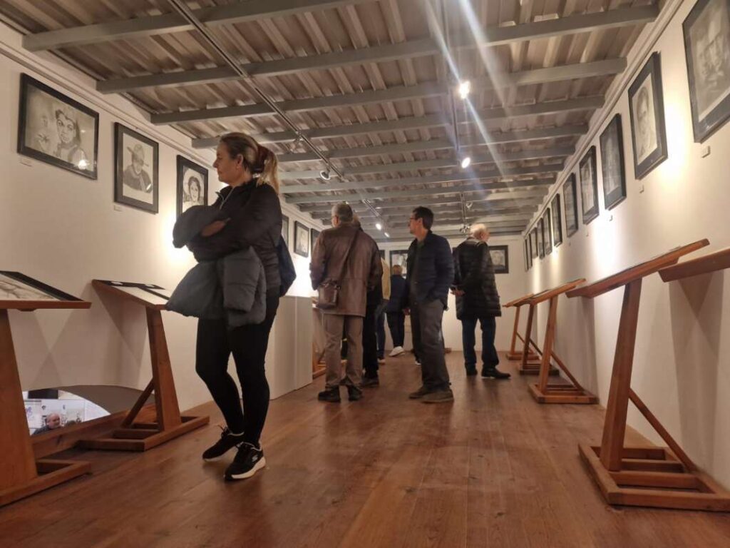 Almenara inaugura la XIII edició del Concurs Escolar de Postals de Nadal amb una triple cita cultural