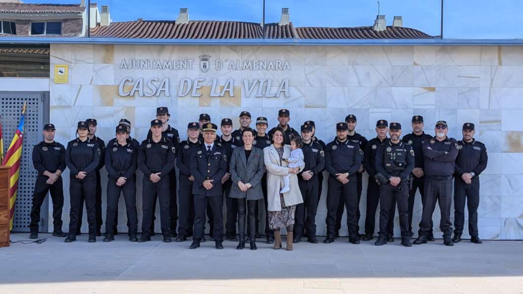 Almenara homenajea a su Policía Local y reconoce la labor de agentes y mandos históricos