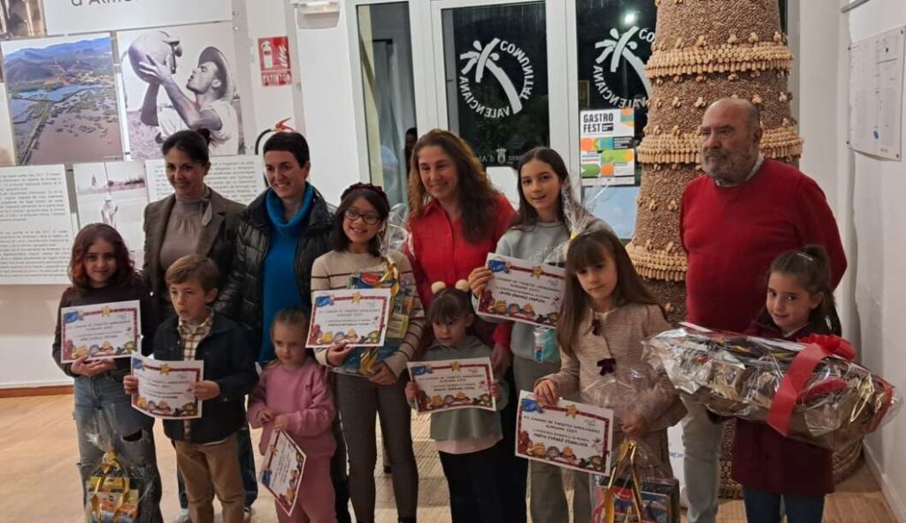 Almenara inaugura la XIII edició del Concurs Escolar de Postals de Nadal amb una triple cita cultural