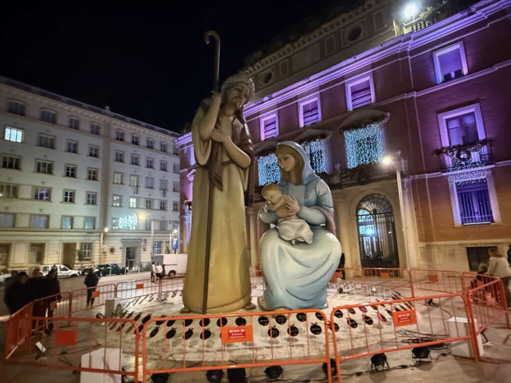 Belén monumental de Diputación en la Plaza de las Aulas de Castellón 2025