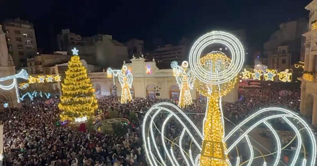 Castellón inaugura la Navidad con el encendido de las luces 051225