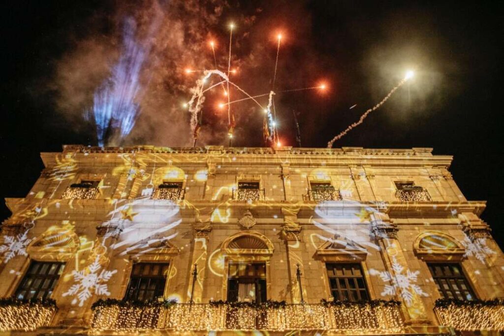 Castellón inaugura la Navidad con el encendido de las luces 051225