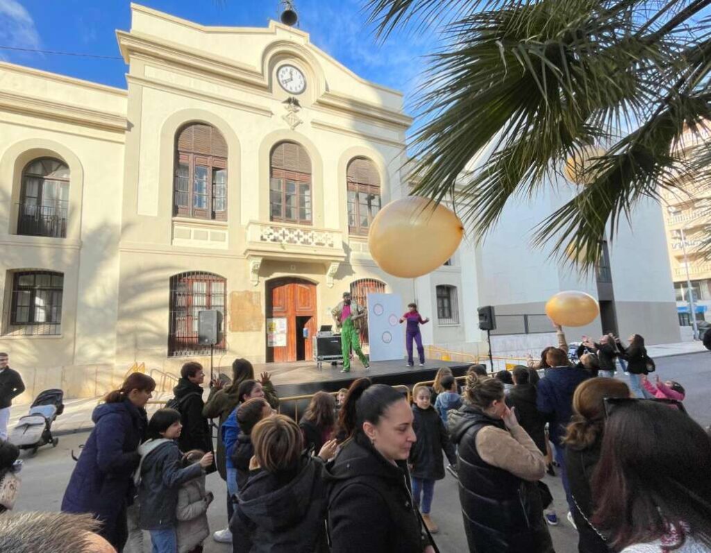 Castellón celebra la Nochevieja Infantil y recibe el 2026 con 12 gajos de mandarina