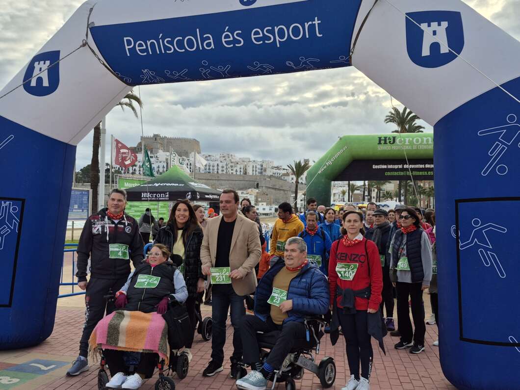 Peñíscola reúne a 400 personas en la II Marcha Solidaria por la ELA