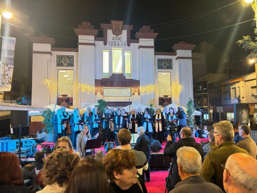 Almassora celebra la Fira de Comerç de Nadal amb activitats familiars i música en viu