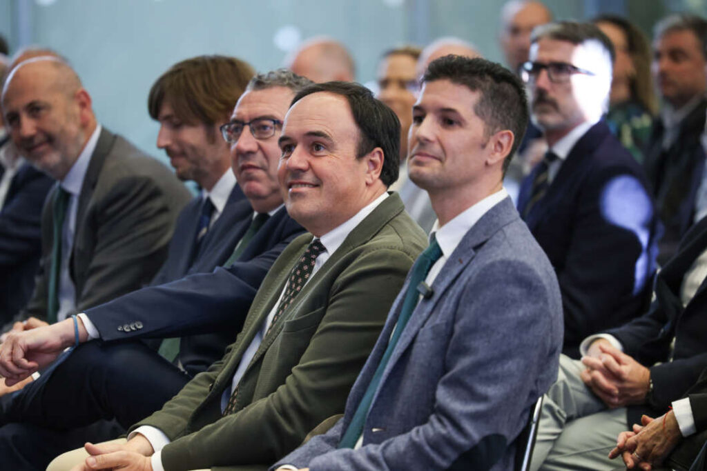 Pérez Llorca reafirma el apoyo de la Generalitat al turismo y destaca que Castellón concentra el 49% del Bono Recuperem