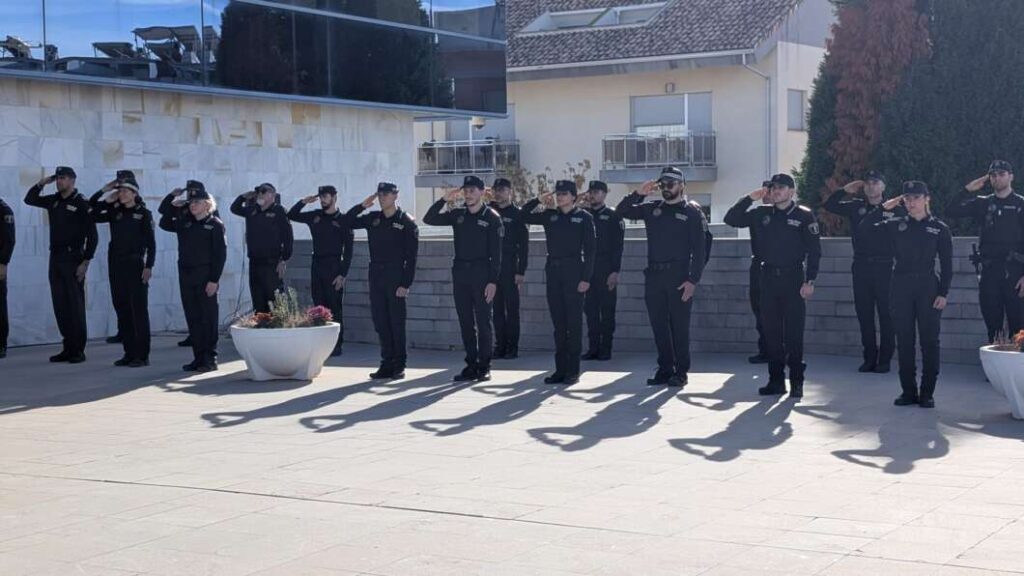 Almenara homenajea a su Policía Local y reconoce la labor de agentes y mandos históricos