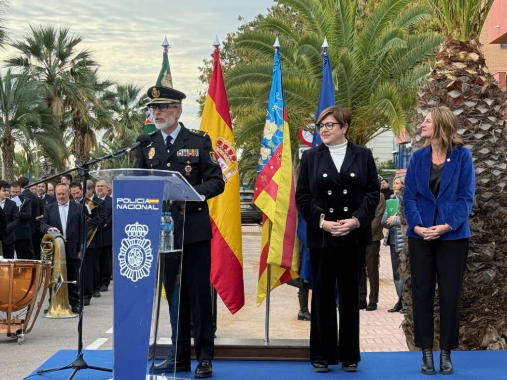 Angel Gajero. Antonia García. homenaje Policía Nacional Castellón