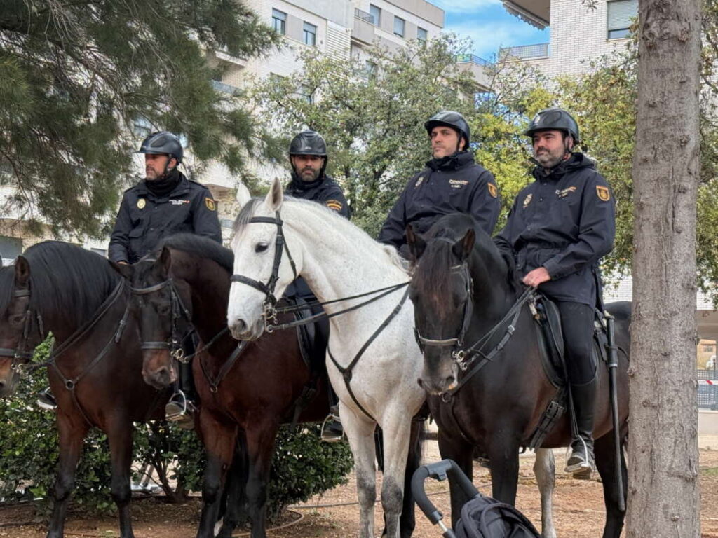 caballería. Homenaje a la Policía Nacional en su 200 aniversario, Castellón