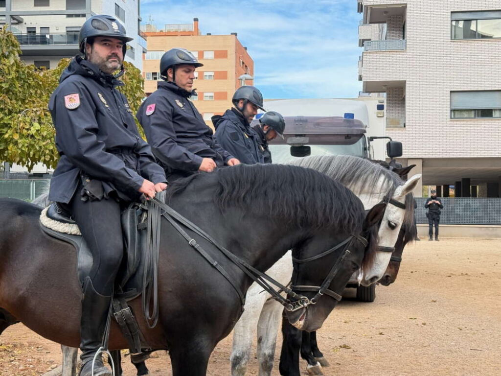Caballería. Homenaje Policía Nacional 200 años en Castellón