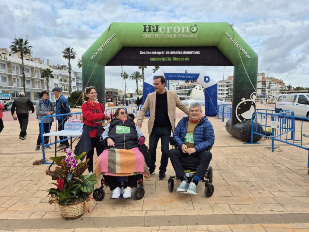 Peñíscola reúne a 400 personas en la II Marcha Solidaria por la ELA