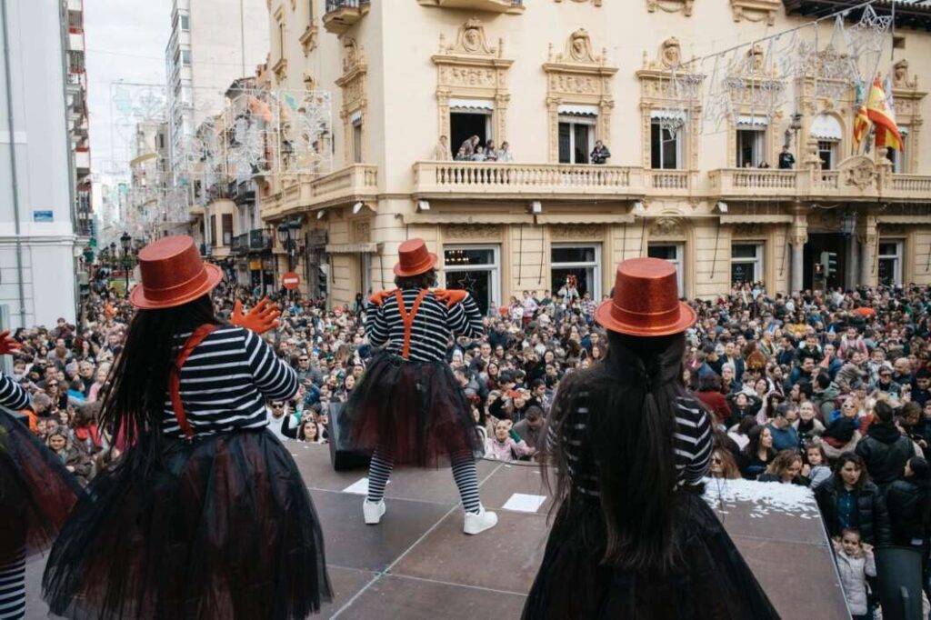 Castellón celebra la Nochevieja Infantil y recibe el 2026 con 12 gajos de mandarina