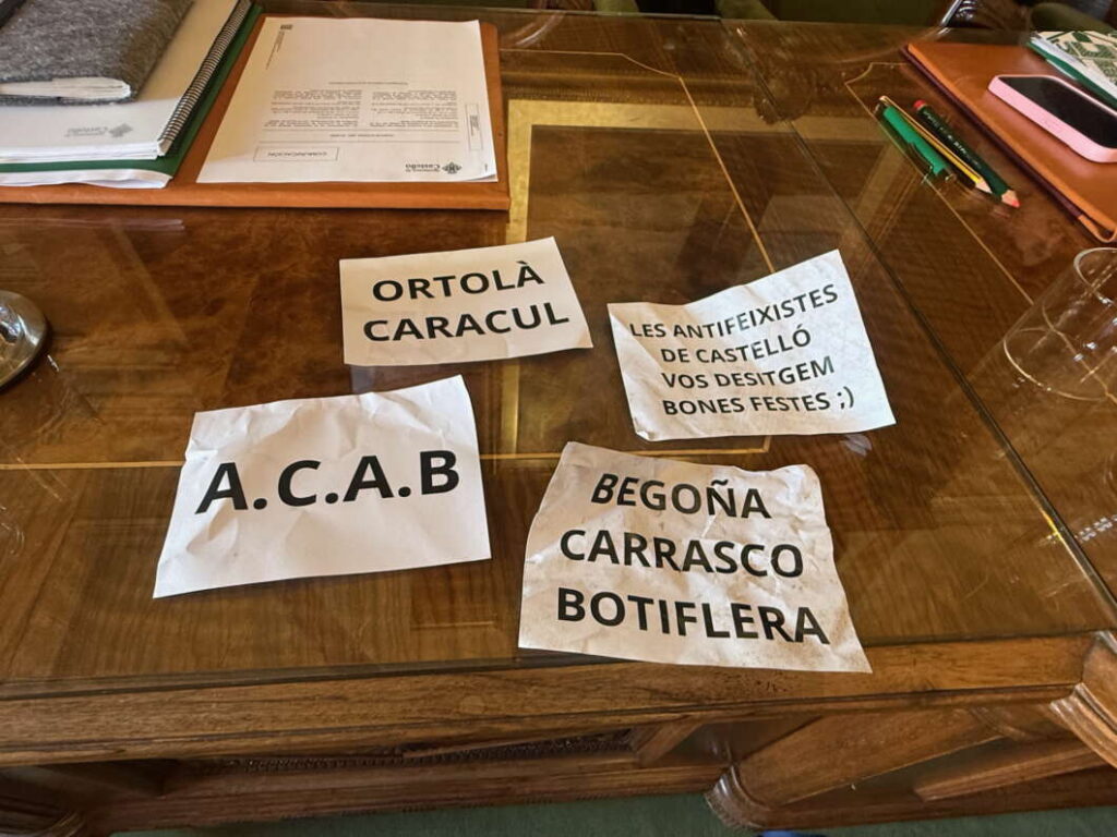 octavillas contra la alcaldesa arrojadas en el pleno 181225