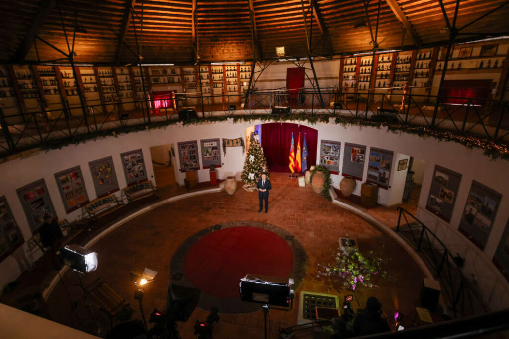 Pérez Llorca pide unidad y financiación justa en su mensaje de fin de año