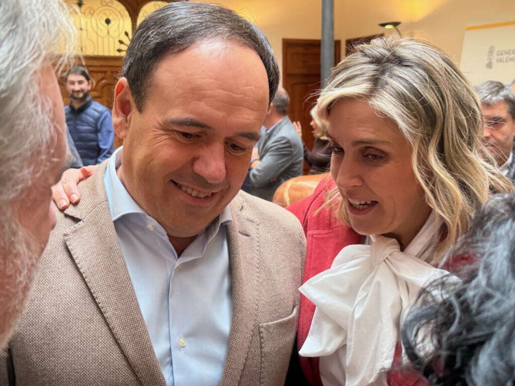 El presidente de la Generalitat felicita la Navidad a los medios de comunicación de Castellón 2025