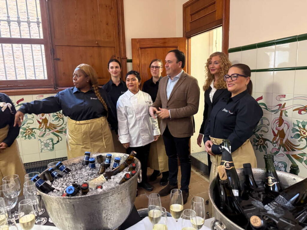 El presidente de la Generalitat felicita la CDT. Navidad a los medios de comunicación de Castellón 2025