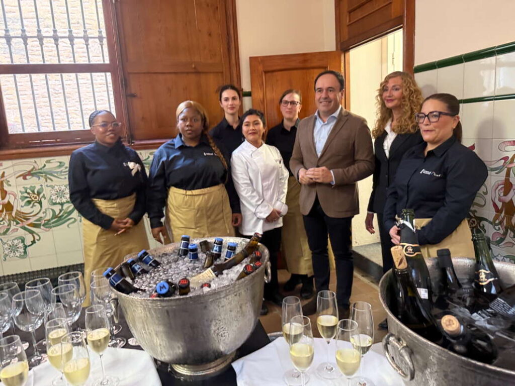 CDT. El presidente de la Generalitat felicita la Navidad a los medios de comunicación de Castellón 2025