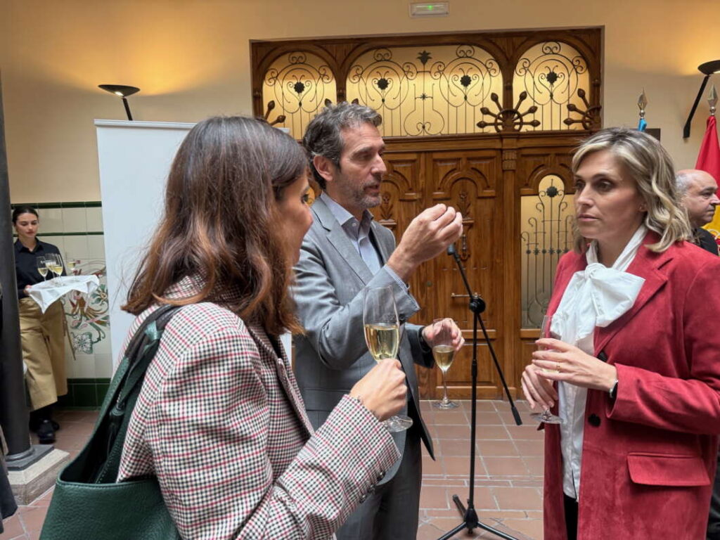 El presidente de la Generalitat felicita la Navidad a los medios de comunicación de Castellón 2025