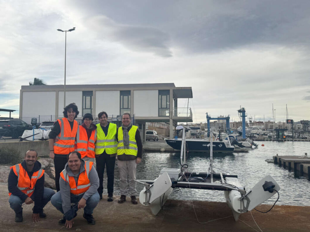 L’UJI completa les primeres proves del nou catamarà robòtic autònom al Port de Castelló