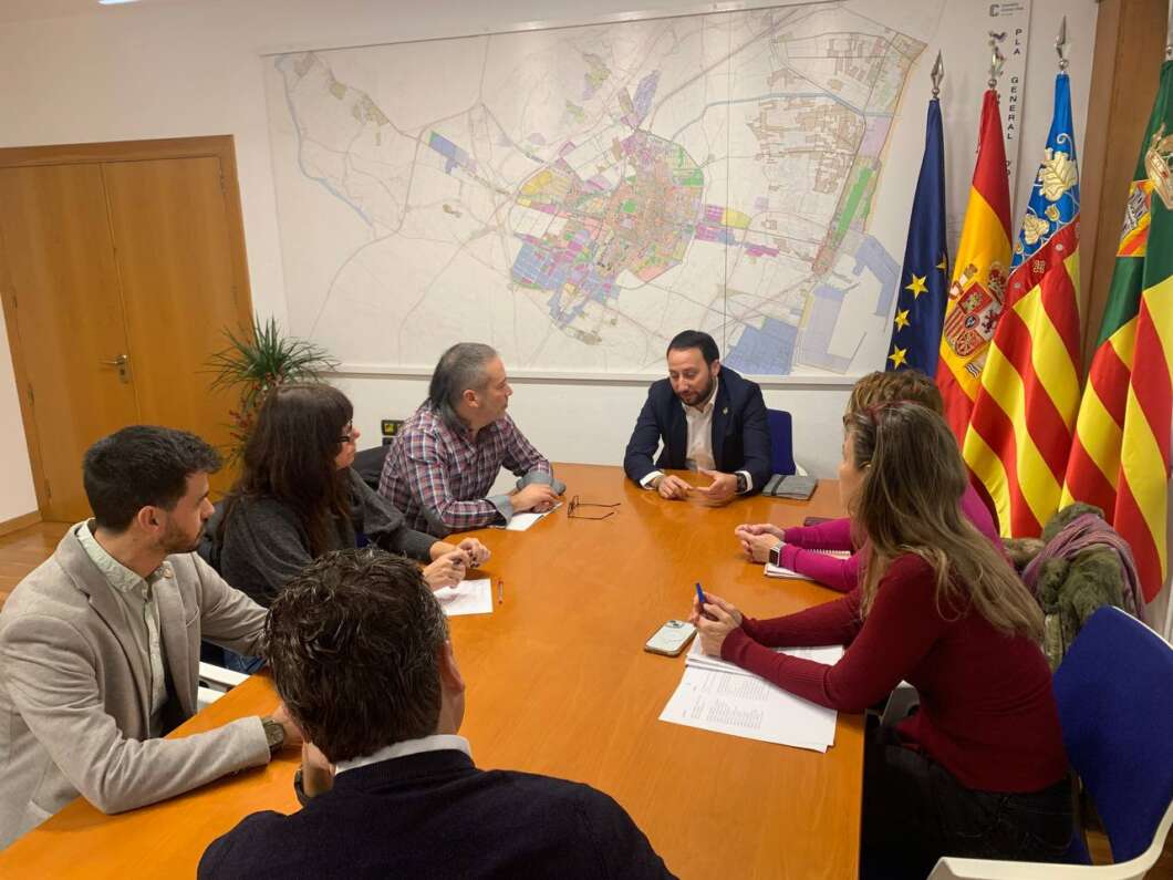 Compromís i el govern de Carrasco analitzen noves mesures per a reforçar la convivència durant la Magdalena 2026