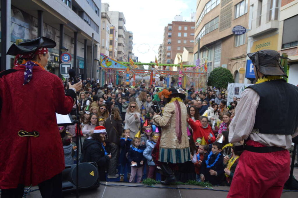 Centenars de xiquets participen en les campanes infantils de Vila-real