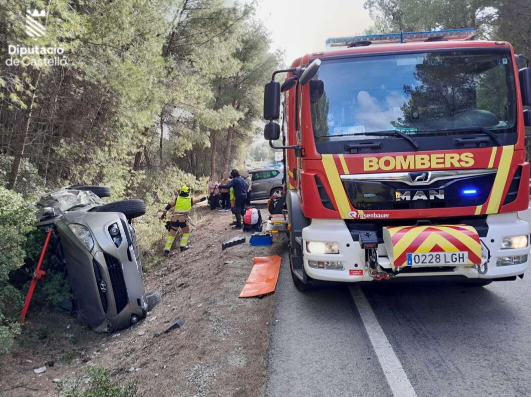 Accidente de tráfico en CV15 en Vilafamés