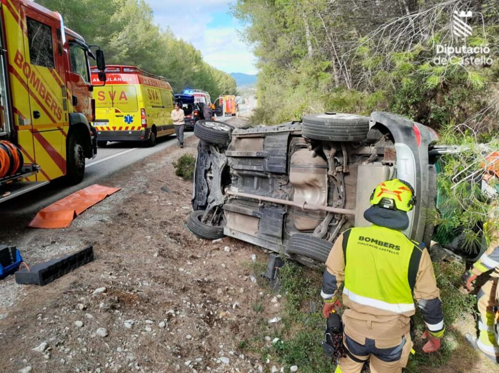 Accidente de tráfico en CV15 en Vilafamés