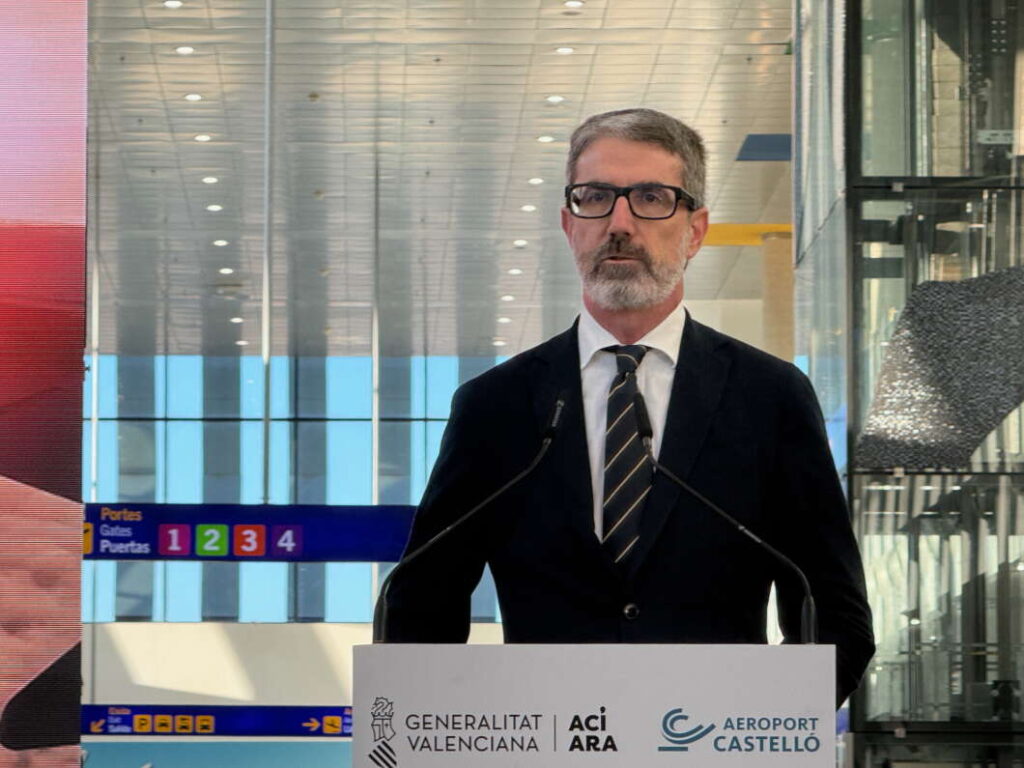Justo Bellón. Presentación nuevas rutas aeropuerto de Castellón 150126