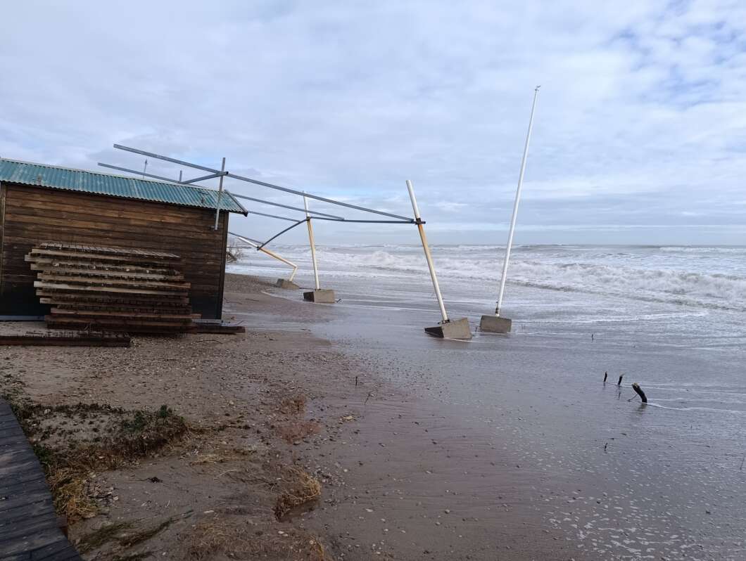 Almenara reclama la construcció d’espigons i la remodelació urgent del passeig de la Platja Casablanca