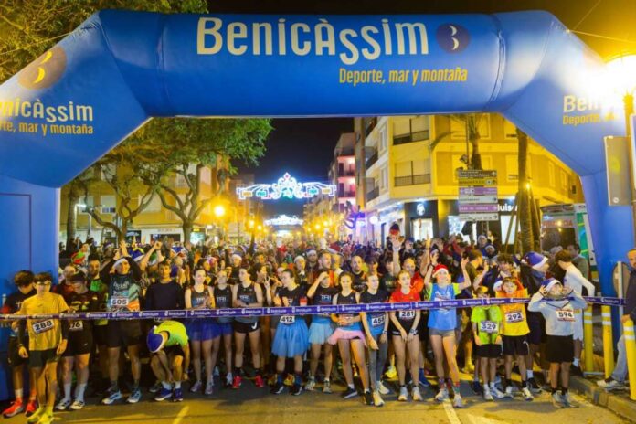Benicàssim reúne a cerca de mil personas en una San Silvestre marcada por el ambiente festivo