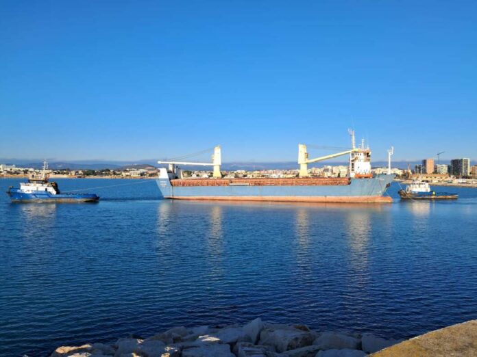 caribana express 311225 El buque abandonado Caribana Express abandona Vinarós 311225