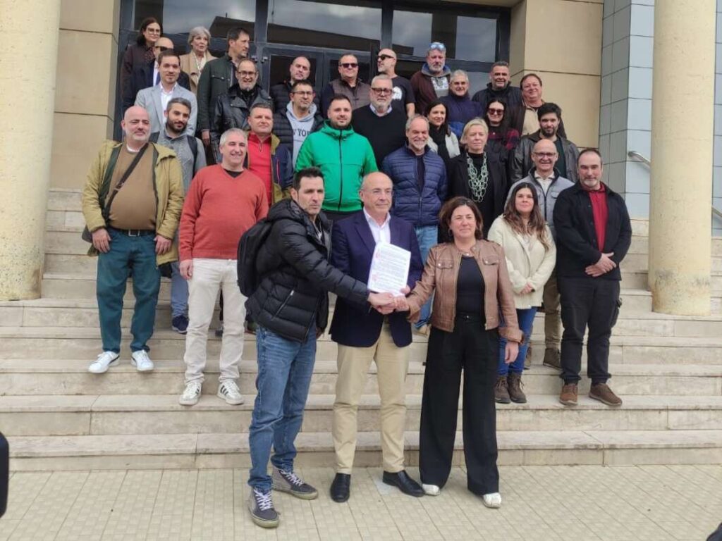 Firma del convenio del azulejo de Ascer con sindicatos