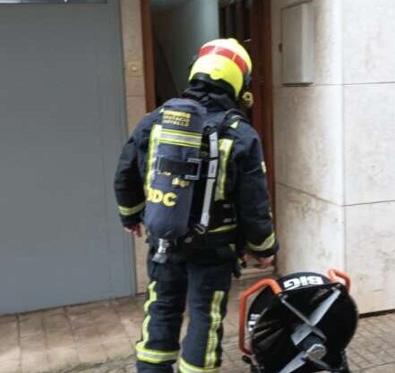 Un incendio doméstico moviliza a los bomberos en Alcalà de Xivert Un incendio doméstico moviliza a los bomberos en Alcalà de Xivert