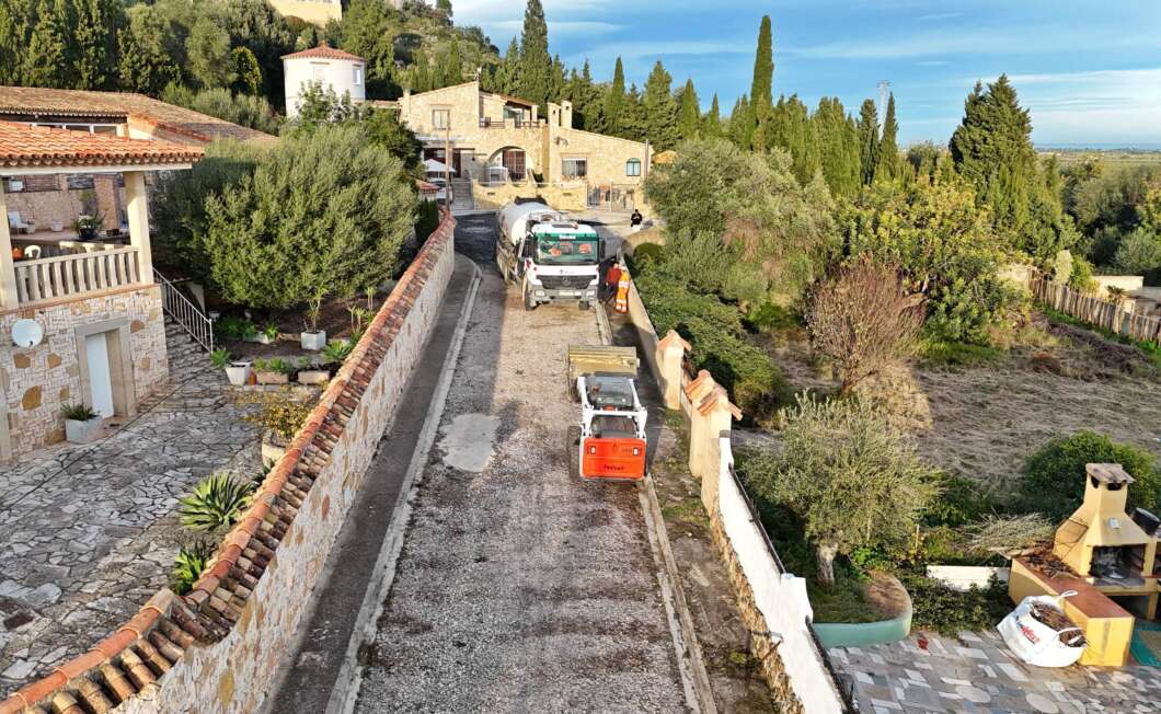 Se repavimentan los viales de la urbanización La Closa de Vinaròs