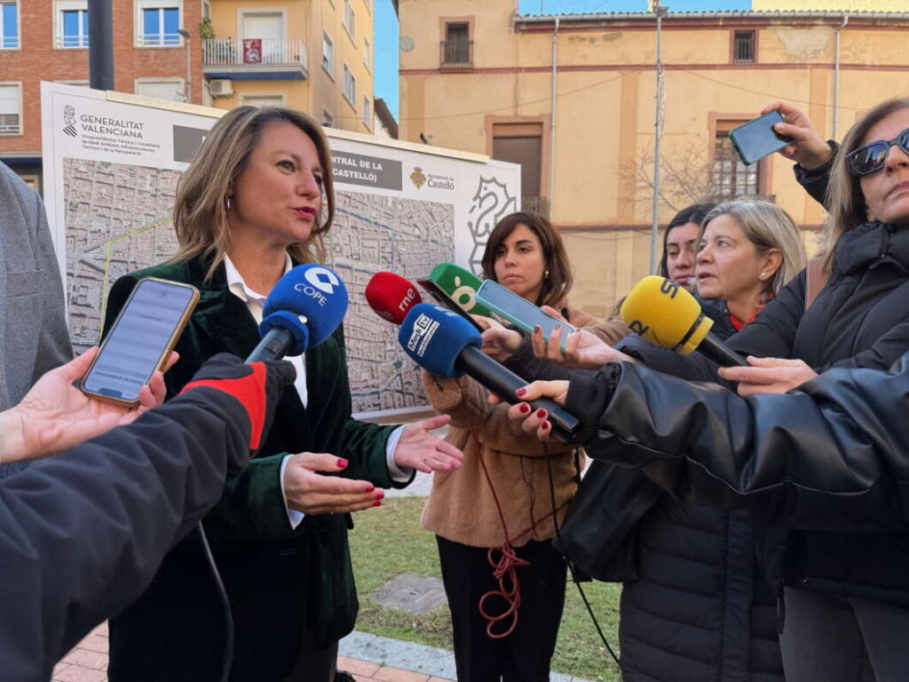 Obras pasarela del TRAM en Castellón 070126