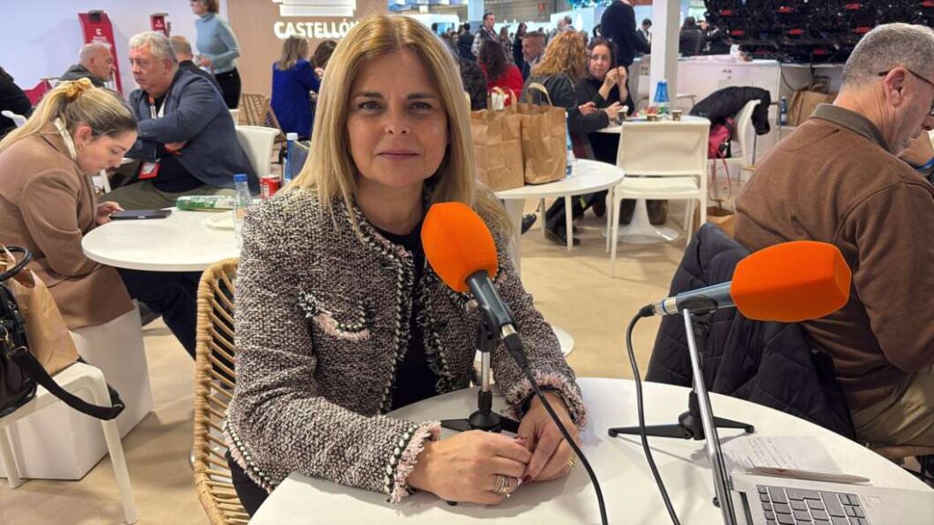 Silvana Rovira, regidora de Turismo y Playas de Almassora en Fitur 2026