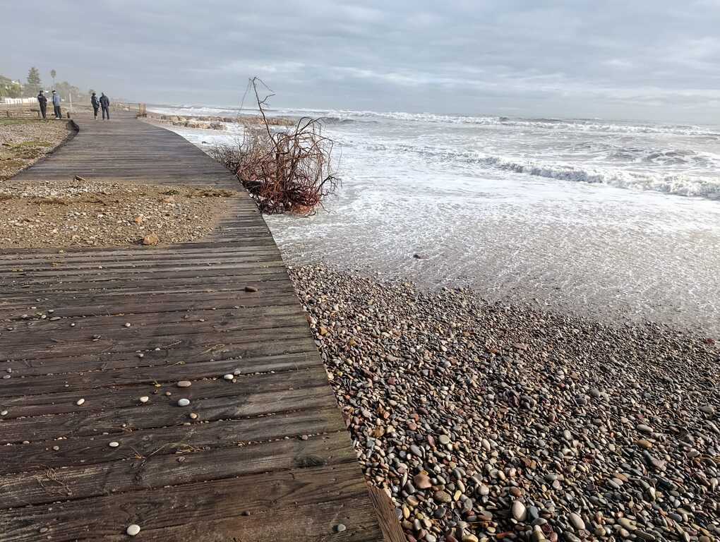 Almenara reclama la construcció d’espigons i la remodelació urgent del passeig de la Platja Casablanca