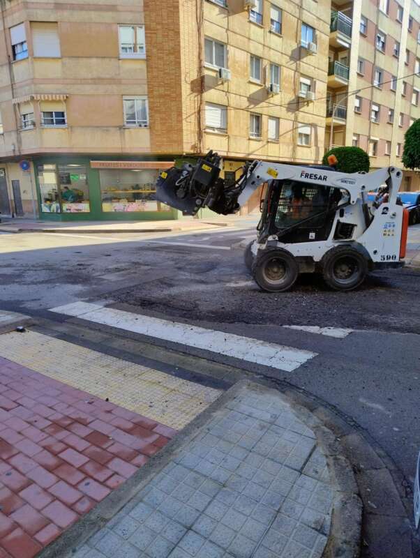 Vila-real reforça la seguretat viària amb la reparació de carrers i adequació d’aparcaments