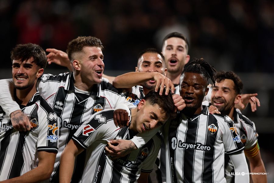 CD Castellon, triunfo, Deportivo, Castalia, lider