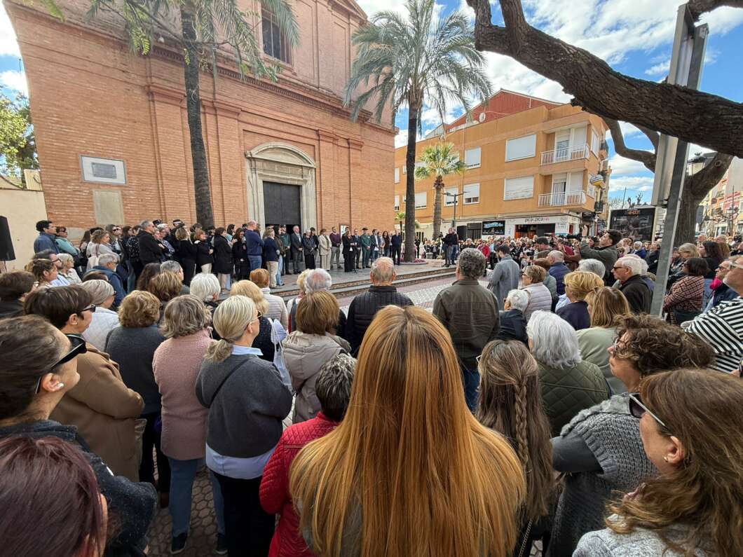 Benicàssim y el resto de la provincia guardan silencio por el asesinato machista de Ana